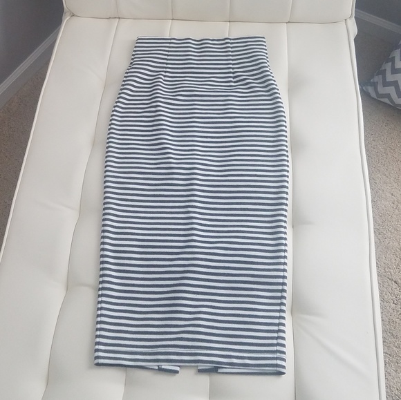 XOXO Black and White Striped Midi Skirt - Picture 3 of 8